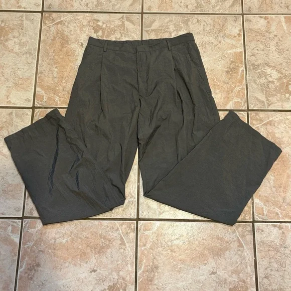 tiger of sweden lightweight pleated terrace jogger trousers - Picture 2 of 6